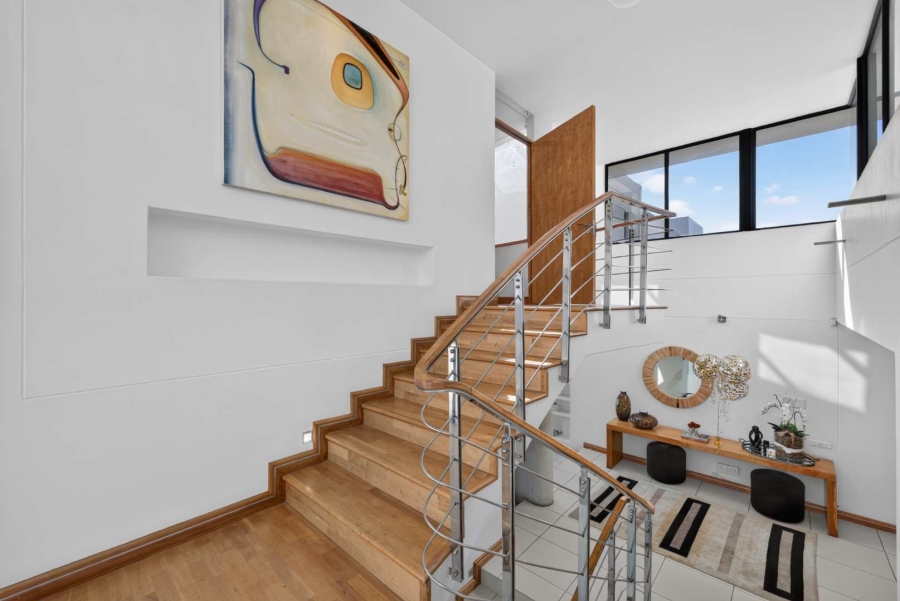 8 Bedroom Property for Sale in Bantry Bay Western Cape